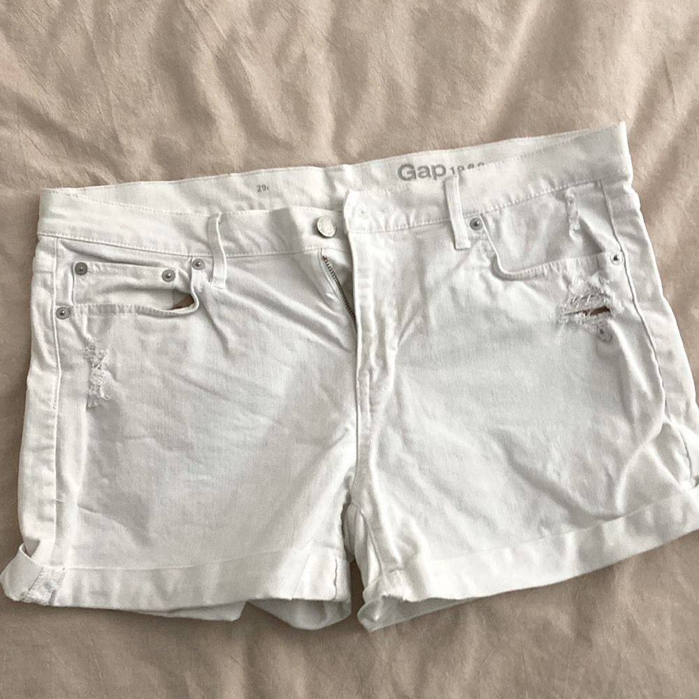 Gap 1969 White Jean Short - Size 29r